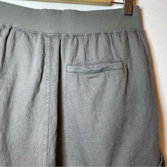 FAHERTY Arlie Linen/Tencel Blend Cuffed Day Shorts in Surplus Green Sz Medium - Picture 9 of 11